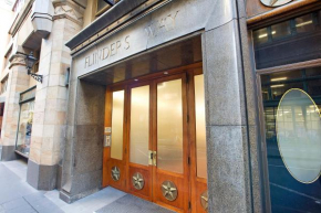 Отель Flinders Lane Superior Studio Apartment  Мельбурн